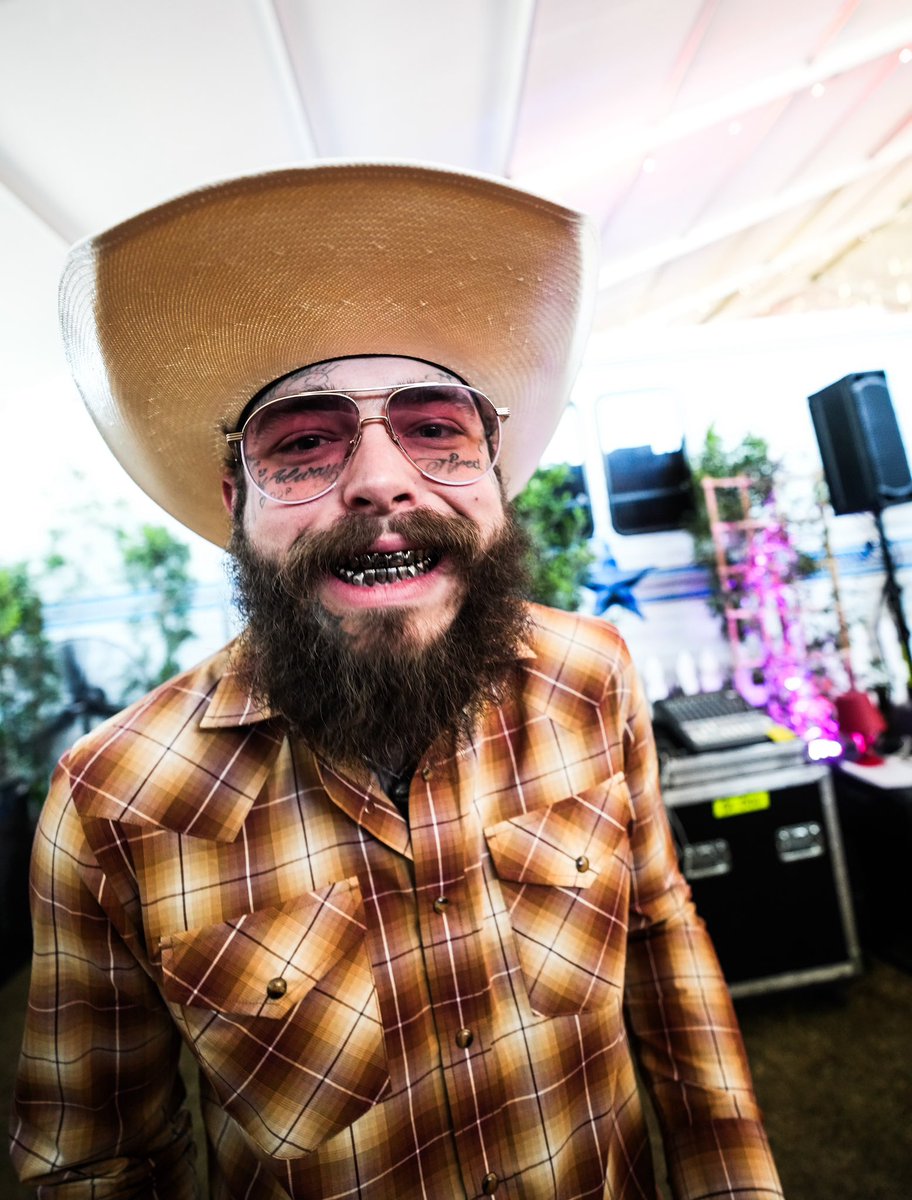 Cowboy Posty: engaged Photo by @adamdegross87