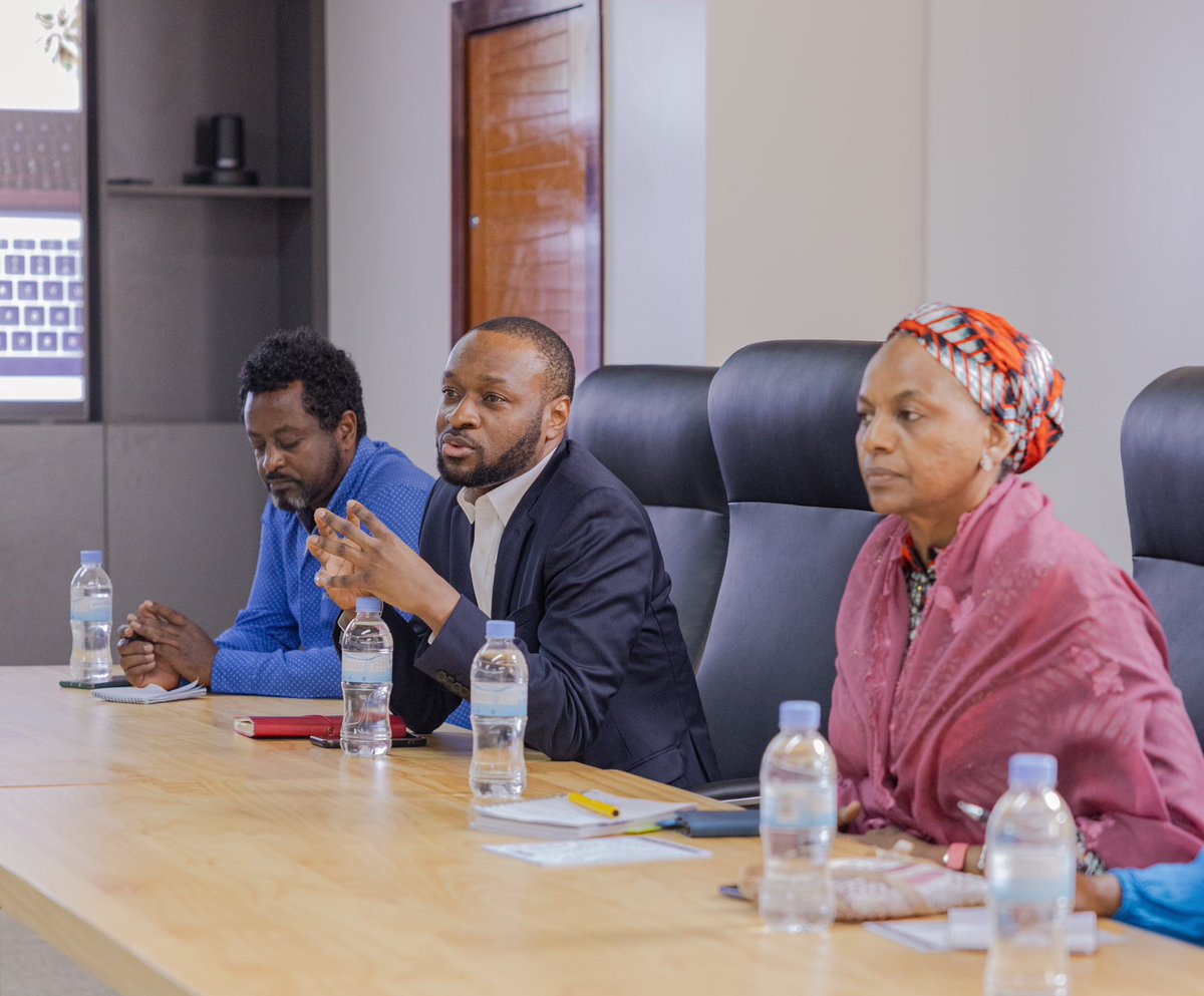 Today, Minister of State @YvanButera received a delegation led by the CEO of Nigeria’s primary care agency on a two-day visit to Rwanda for a learning exchange focused on the community health workers and digital health programs.