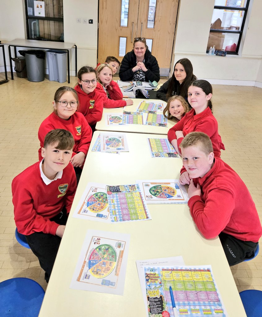 After requesting a meeting last week, this afternoon members of the School Council and Ambassadors met with Torfaen Catering to discuss school dinners, portions and choices. Excellent pupil voice with many suggestions and discussions. 👏👏 @garntegprimary @childcomwales