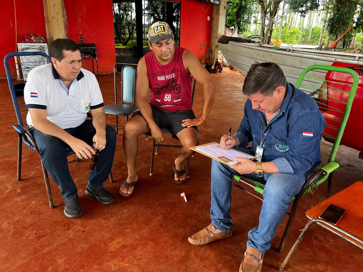 SENAVEParaguay's tweet photo. Verificación de finca de producción de lechuga hidropónica, en #Tavapy, #AltoParaná, para su registro en el Sistema de Trazabilidad Vegetal del #SENAVE, así como la orientación sobre el uso de la app “Senave Productor” y la emisión del Documento de Trazabilidad electrónico #DTVe https://t.co/Npiasaq8MW