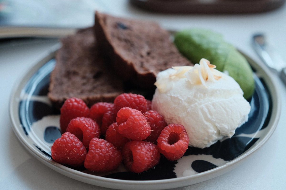 四月の最後の日に黒巧トーストを食べます。🍞🥑☕