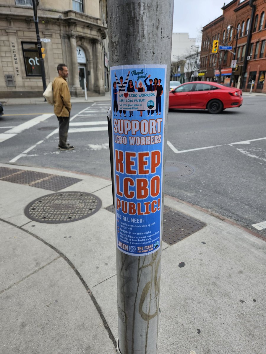 Spent the afternoon postering around my local LCBO in Toronto. We need to stop Ford's LCBO privatization agenda & support LCBO workers. Use this toolkit to build solidarity in your community: justice4workers.org/lcbo_workers_s…

#LCBOWorkersFightBack #Justice4Workers #KeepLCBOpublic #onpoli