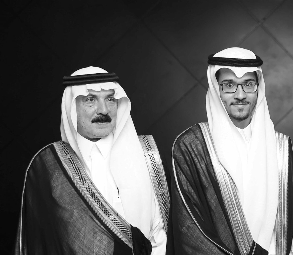 انتقل الى رحمة الله خالي عبدالعزيز الدهش 

رحمه الله واسكنه فسيح جناته ، اللهم اجعل ما اصابه رفعة له وتكفير  لخطاياه ،

والصلاة عليه عصر غداً الثلاثاء في جامع محمد بن عبدالوهاب ببريدة 

 انا لله وانا اليه راجعون