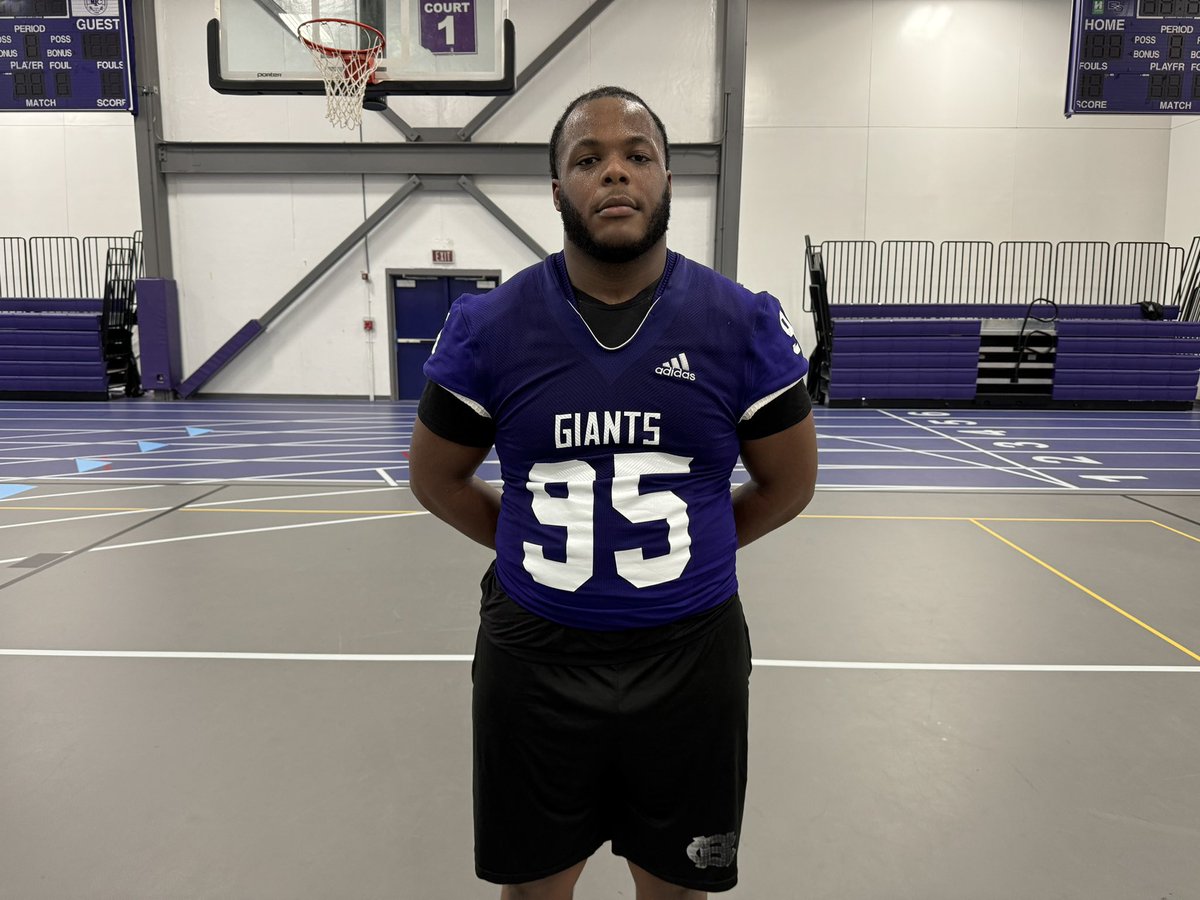 Indianapolis Ben Davis 2025 DL Isaiah White says he has locked in officials to Louisville on May 31, Illinois on June 7, Boston College on June 14 and Washington on June 21. on3.com/db/isaiah-whit…