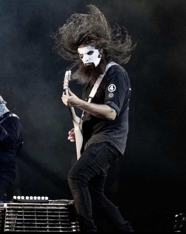 LylesLabyrinth's tweet image. He should be in a shampoo commercial