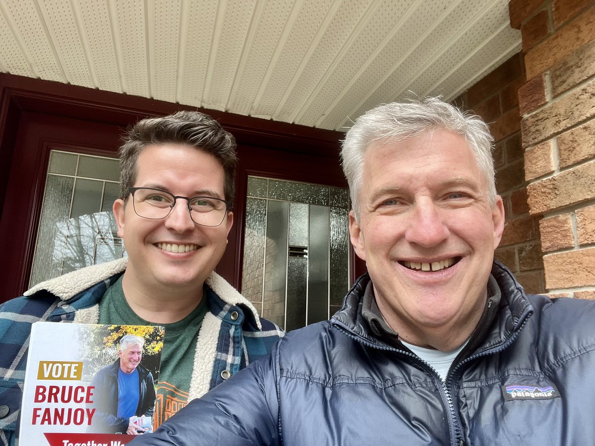 Another excellent canvass in #Carleton today. One person at a time, we’re going to upset Pierre Poilievre’s apple cart.

#CarletonDeservesBetter
#TogetherWeCan