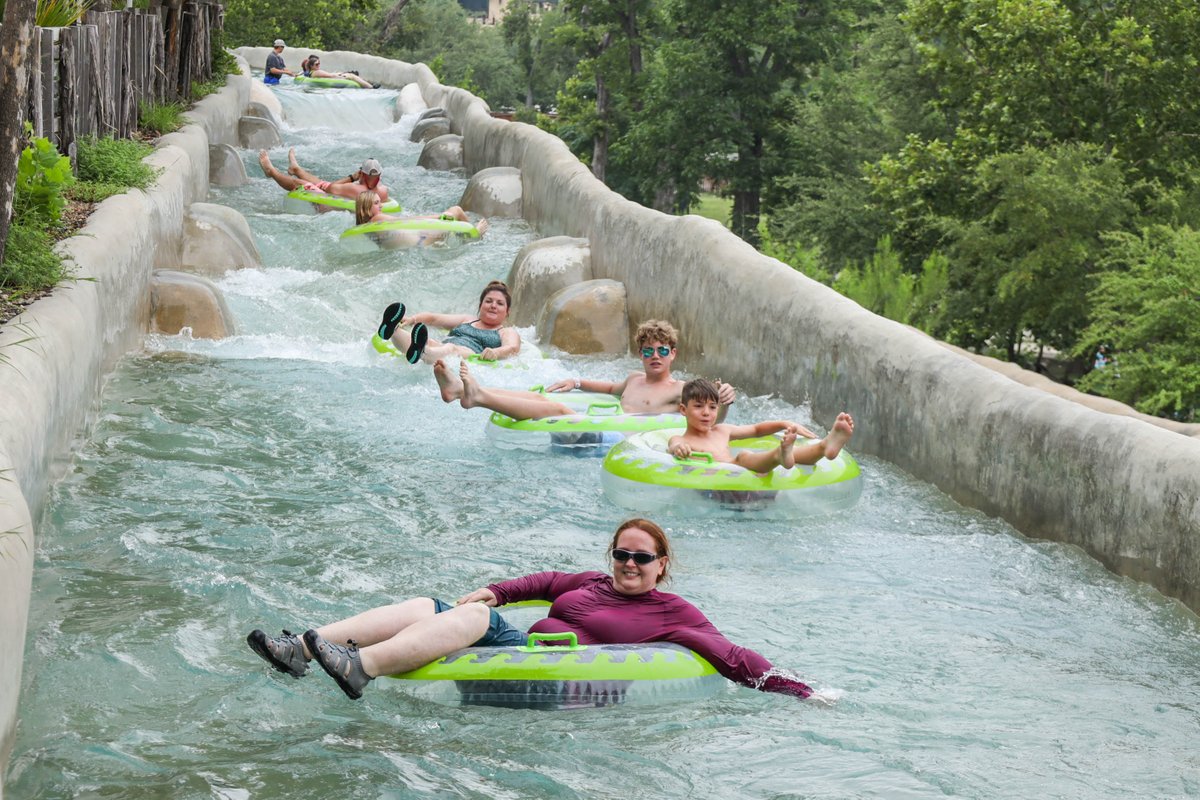 Dive into the fun at @Schlitterbahn! 🎢🏖☀️ ✨ Enjoy the world’s first kids’ water coaster ✨ 6 new slides ✨ A 1,200-gallon tipping bucket ✨ 70+ interactive features. Explore San Antonio's cool spots: bit.ly/3w15Qdq #VisitSanAntonio