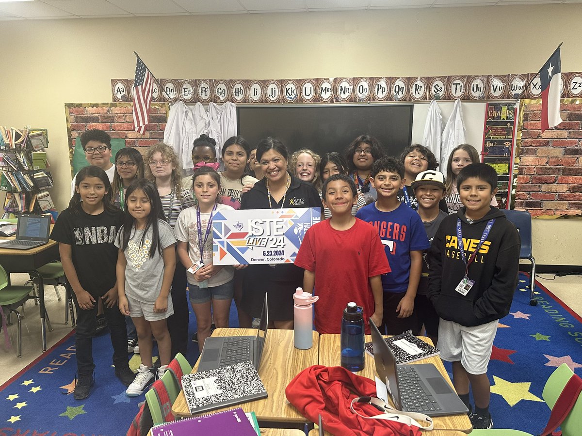 SMCISDInnovates's tweet photo. #HallOfFangs Part 3: @crockettsmcisd’s @MaharRebek9652 and principal, @analeasa along with @bowiechamps @Mrs_Brite and @YvonneR30215912 earned their badges in record time! ⏱️ They will continue to learn more EdTech strategies @ISTEofficial Live this summer! 🏔️☀️ https://t.co/q1DHma0hcu