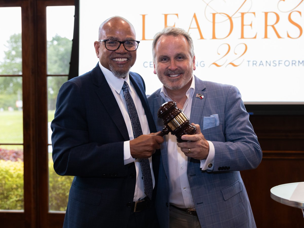 We extend our heartfelt thanks to everyone who joined us in celebrating Drs. Kirk and Jeanette Calhoun for 22 years of remarkable service in the UT System. We are incredibly grateful to Dr. Calhoun for his transformative leadership and wish him all the best in his retirement! 👏