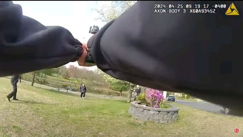 Cops’ footage shows man was asked to put the knife down dlvr.it/T6BfWC