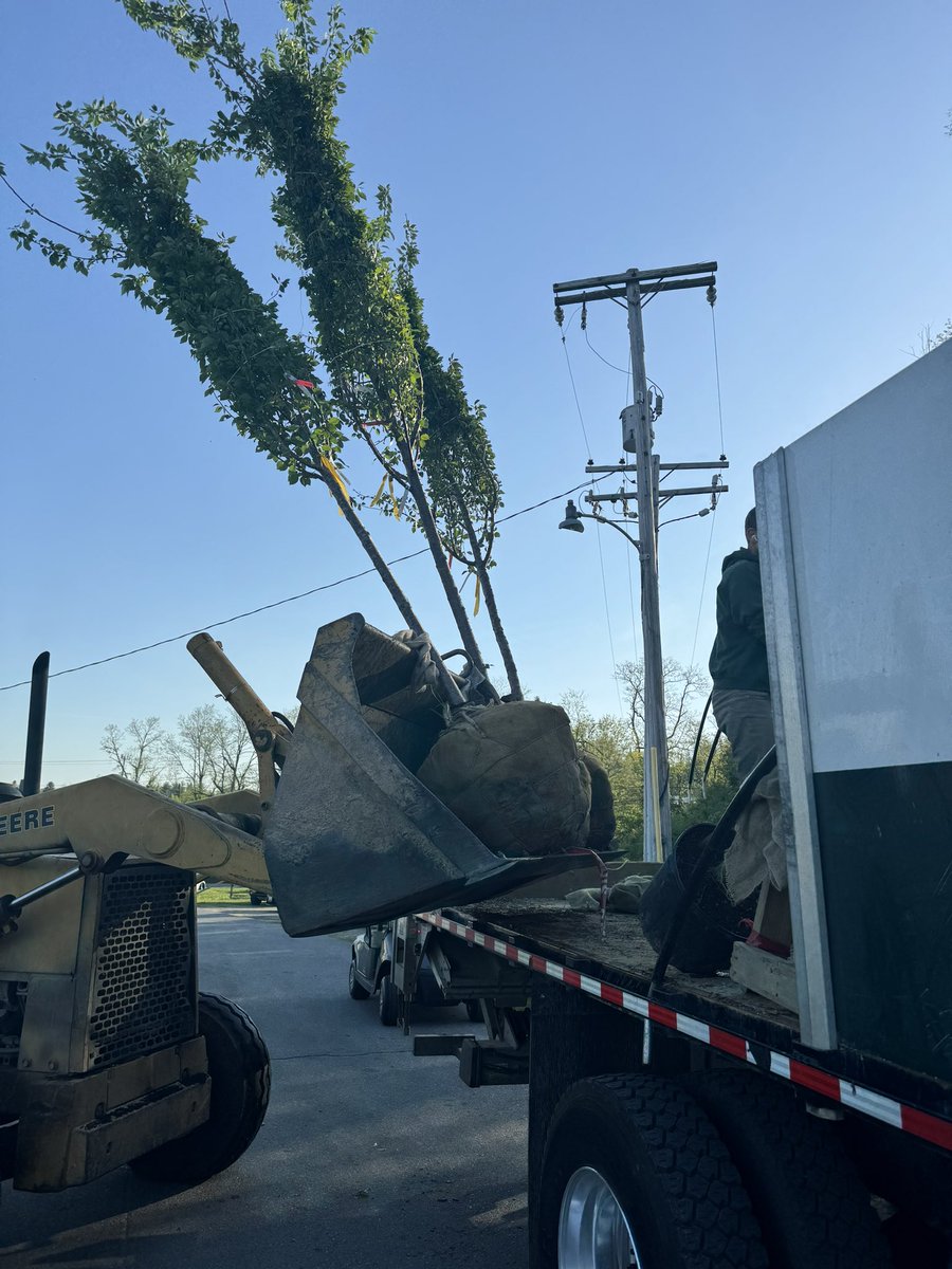 National Golf Day kicks off in 8 days and products are starting to arrive at our shop! Soon 6 cherry trees will catch a ride into DC with @FinchTurf and @JMB5050. This tree planting will be one of the many events taking place during #NationalGolfDay @GCSAA @MidAtlGCSAA