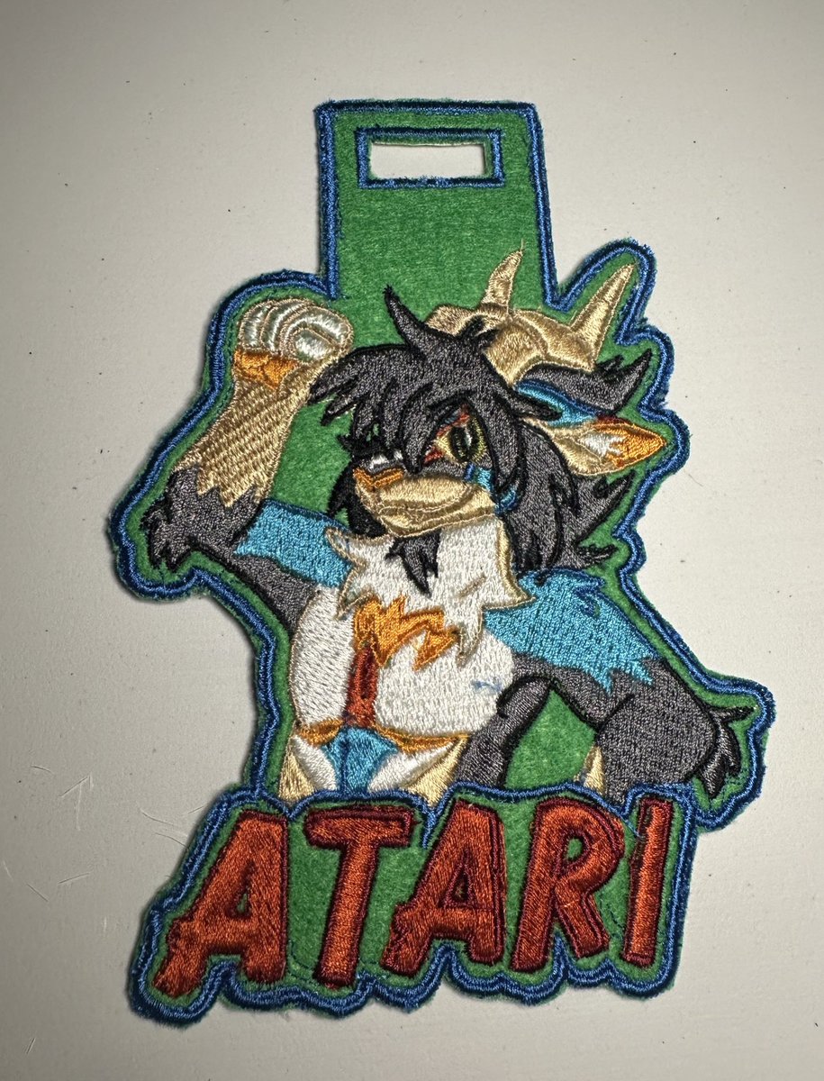 🪡 Anthrocon Embroidery Badge Pick up ! - 7️⃣ slots up for grabs ! ☀️ 🎢 - Pick up at my dealers table ! All info in photo 🔽 Form below ⬇️