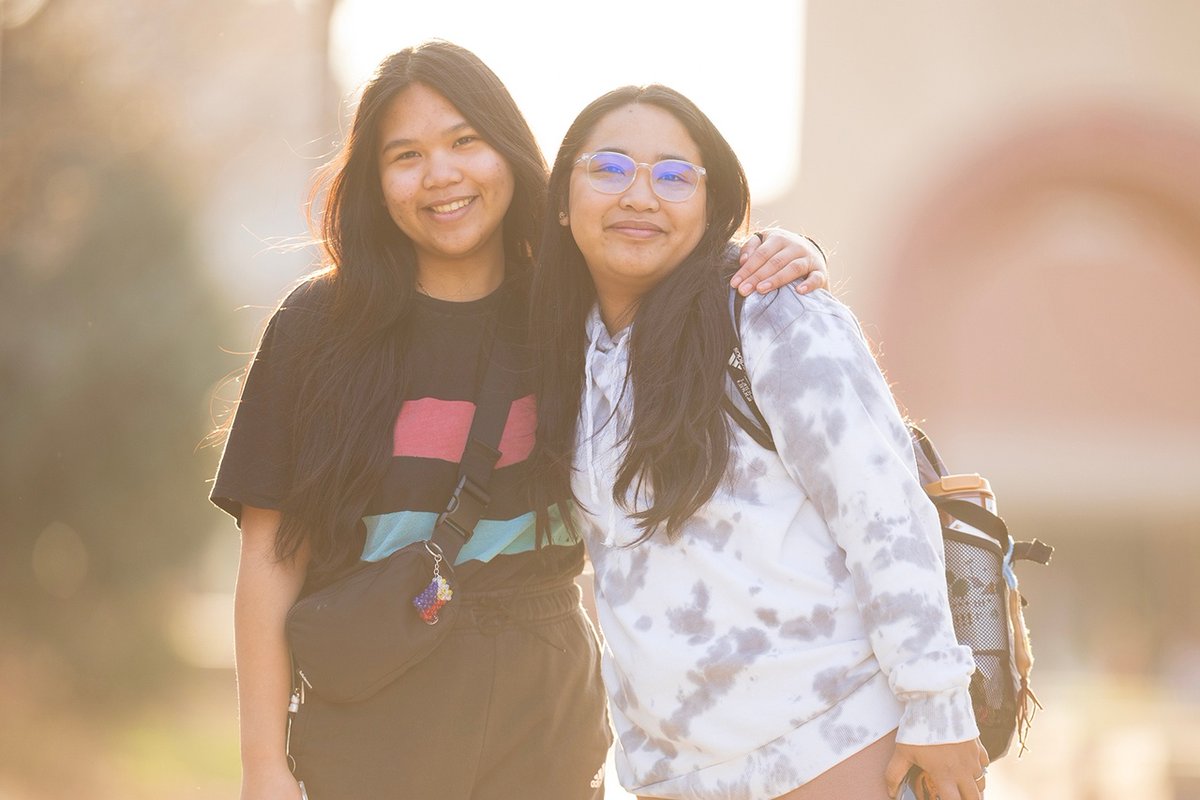 Mary and Mayjem Palafox—sisters and UNO students—find strength in each other and through UNO’s learning communities and student organizations. bit.ly/3UAZ4EW