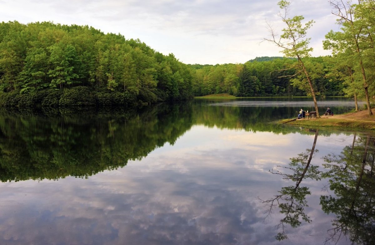 Who else is dreaming of lake days in #AlmostHeaven? 💭

📸: instagram.com/markashephard
📍: Babcock State Park