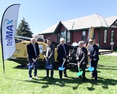 Welcome fibre optic company @telMAX_Inc to break ground & & bring high speed telecommunications to #RichmondHill Bore-drilling machine ready to build a state-of-the-art fibre Internet infrastructure for flourishing online business & rising work @home @Yorkregion @villageofrh