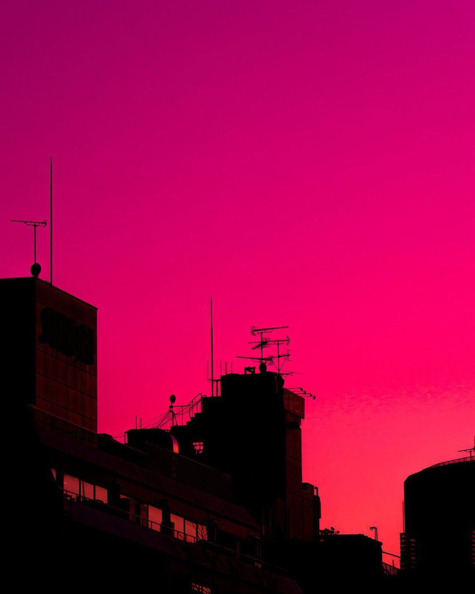 Sunset Vibes Ikebukuro, Tokyo 🇯🇵 by Lukasz Palka 
#japan #sky #sunset #pinksky