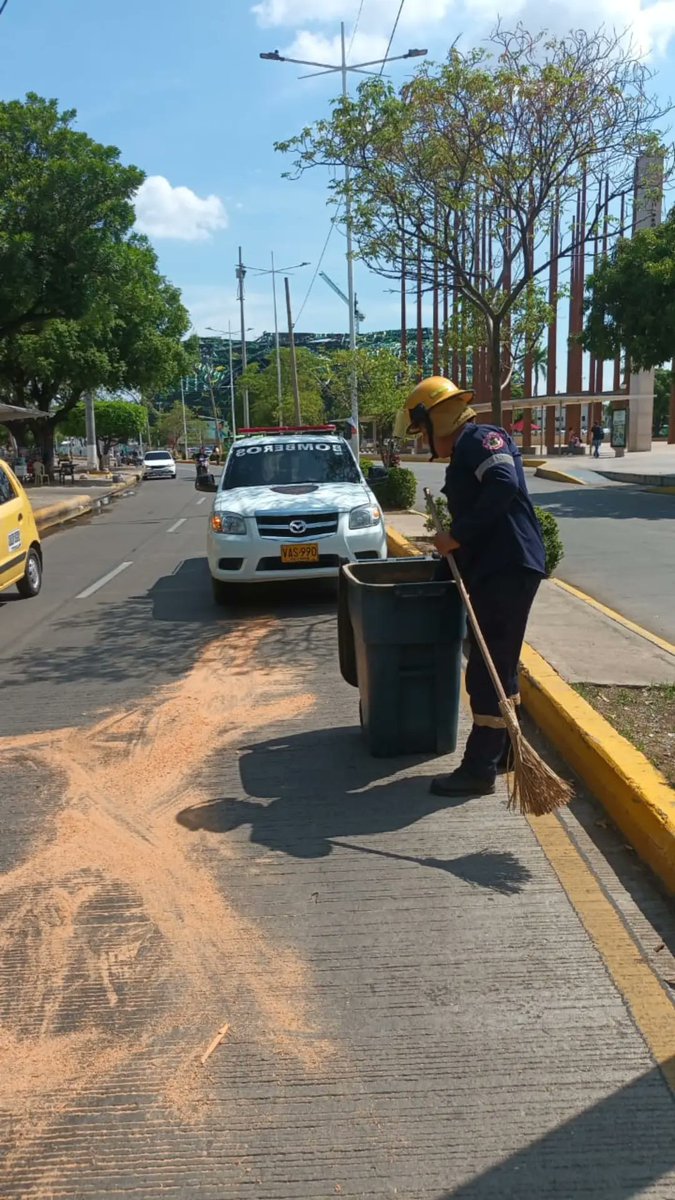 ValleduparDe's tweet photo. Control de Derrame de Combustible.  ✅️ https://t.co/i9IBPuMuXE