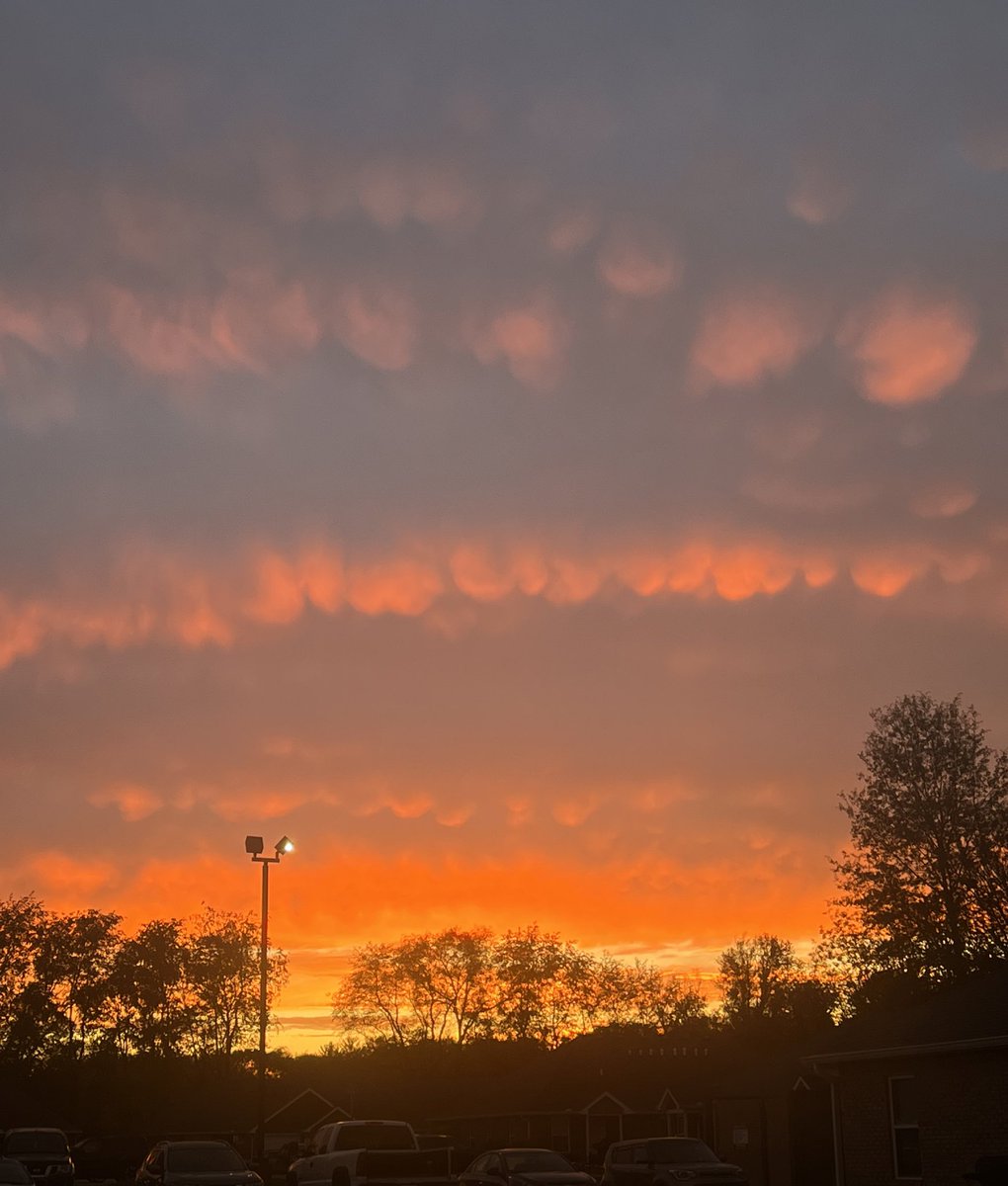 Gorgeous Midwest sunset tonight 😍