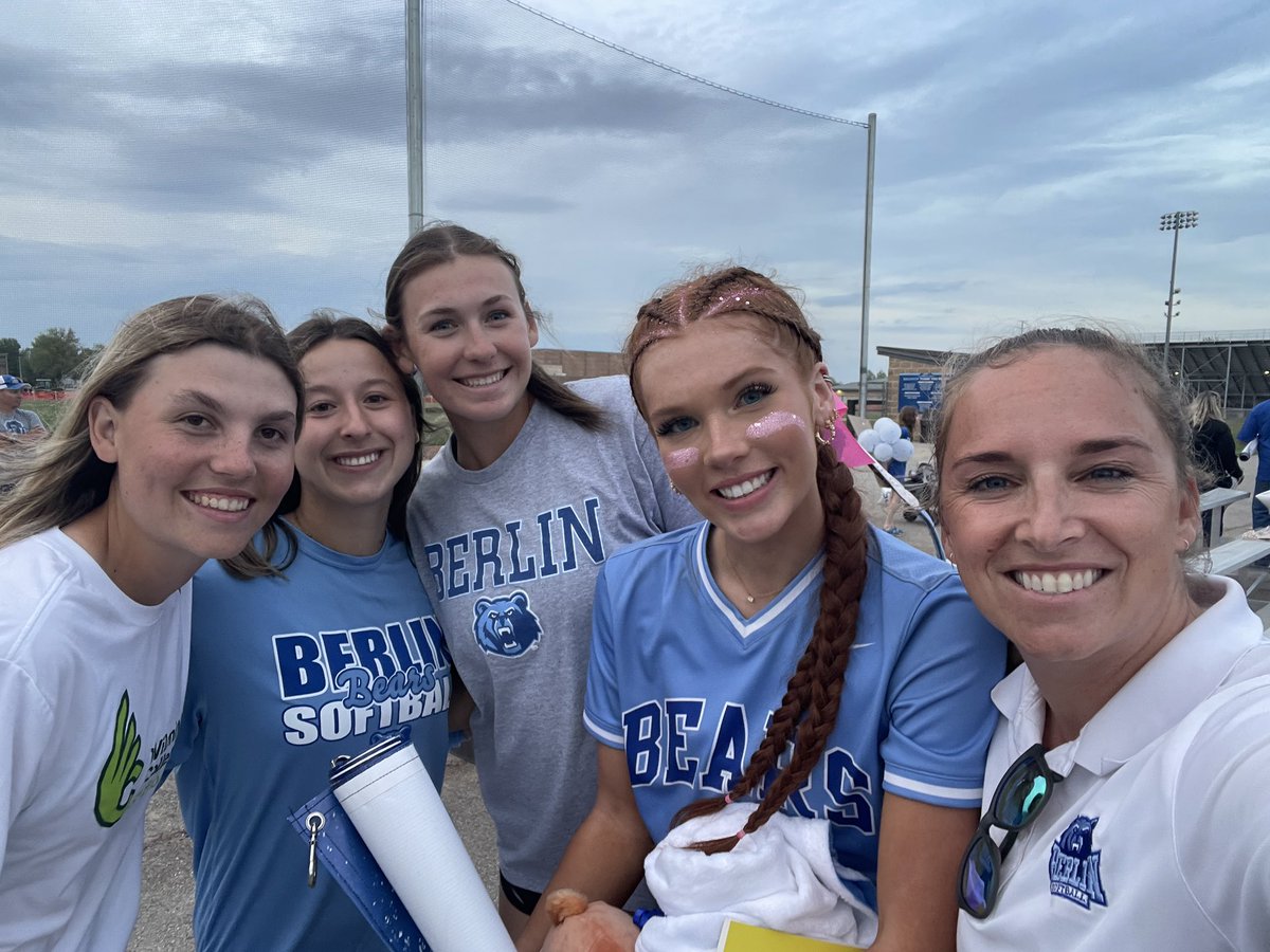 Coach Haskins (@coachhaskins14) on Twitter photo Love catching up with our #BearFam alumni at our Senior Night! Thanks <a href="/IzziePopWilson3/">Izzie Wilson</a> <a href="/jocelynfranz1/">jocelyn franz</a> and <a href="/paytoncaldwell2/">payton caldwell</a> for your support tonight for our 2024 grads 🩵💙🐻 Love catching up with our #BearFam alumni at our Senior Night! Thanks <a href="/IzziePopWilson3/">Izzie Wilson</a> <a href="/jocelynfranz1/">jocelyn franz</a> and <a href="/paytoncaldwell2/">payton caldwell</a> for your support tonight for our 2024 grads 🩵💙🐻