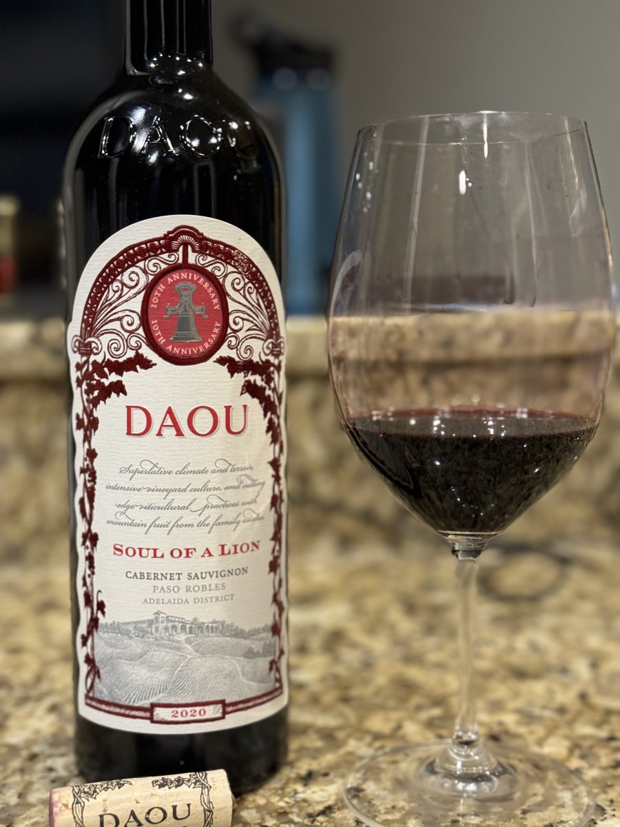 Kicking the week off with a bang! Daou 2020 Soul of a Lion! Paso Robles royalty!Black cherry, cedar with full body, elegance, refined, silky, beautifully balanced tannins Cheers! #wine ⁦@jwalkermobile⁩ ⁦@jebdunnuck⁩ ⁦@DrRyanPDaly⁩ ⁦@Wine_Advocate⁩