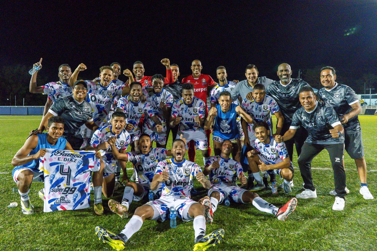 Desde Panamá llegó el nuevo clasificado a la Copa Centroamericana: Tauro

Van 12 de 20

🇵🇦 CAI, Tauro (+1)
🇨🇷 Saprissa, Herediano, Alajuelense (+1)
🇭🇳 Olimpia, Marathón (+1)
🇳🇮 Diriangén, Real Estelí (+1)
🇸🇻 Águila (+2)
🇬🇹 Comunicaciones, Municipal (+1)
🇧🇿 (+1)