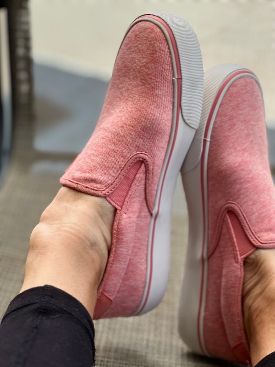 Discover how #shoes affect your posture and your facial #Skin. And why it's critical to invest in quality #walking shoes for #antiaging Skin #Health! Enter 2 #Win #Lugz shoes! #women #sneakers #feet #giveaways #womenshealth #gifts #menopause bit.ly/3Ugoqrt