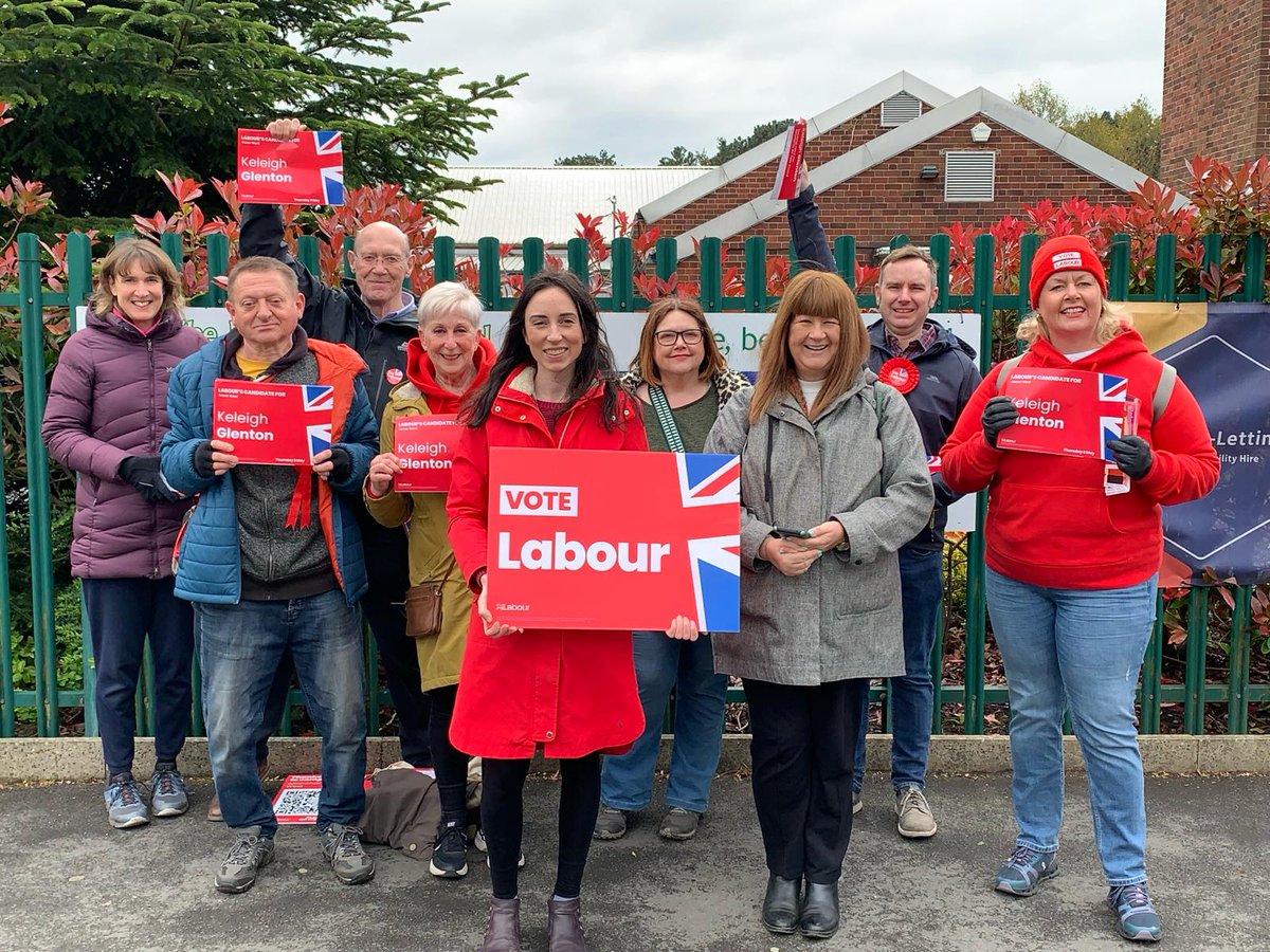 It's been another busy Sunday & Monday out speaking to residents in Manor with the indefatigable @Trafford_Labour team! Vote Labour on 2nd May 🌹