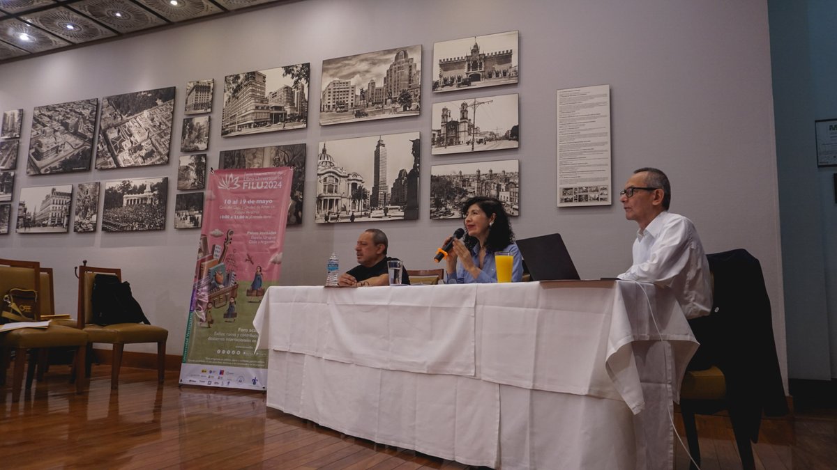 ¡Se llevó a cabo la rueda de prensa en CDMX con presencia de medios nacionales para dar a conocer el programa de actividades #FILU24 !
🤳🤳🤳
¡Cáele a la Feria Internacional del Libro Universitario este 10 al 19 de mayo! 📅
📍 Casa del Lago, Unidad de Artes UV y 10 subsedes más.