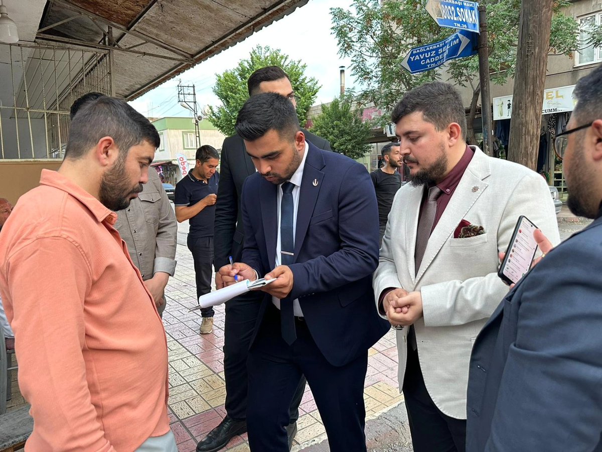 📍Kahramanmaraş 

Başkanlık Divanı Üyelerimiz İstemihan Ak, Abdullah Ulutaş ve Ali Berk Kahramanmaraş Gençlik Kolları Teşkilatımız ile birlikte esnaflarımızı ziyaret ederek partimize yeni üye kayıtlarımızı gerçekleştirdiler. Aramıza yeni katılan üyelerimizi tebrik ediyoruz .