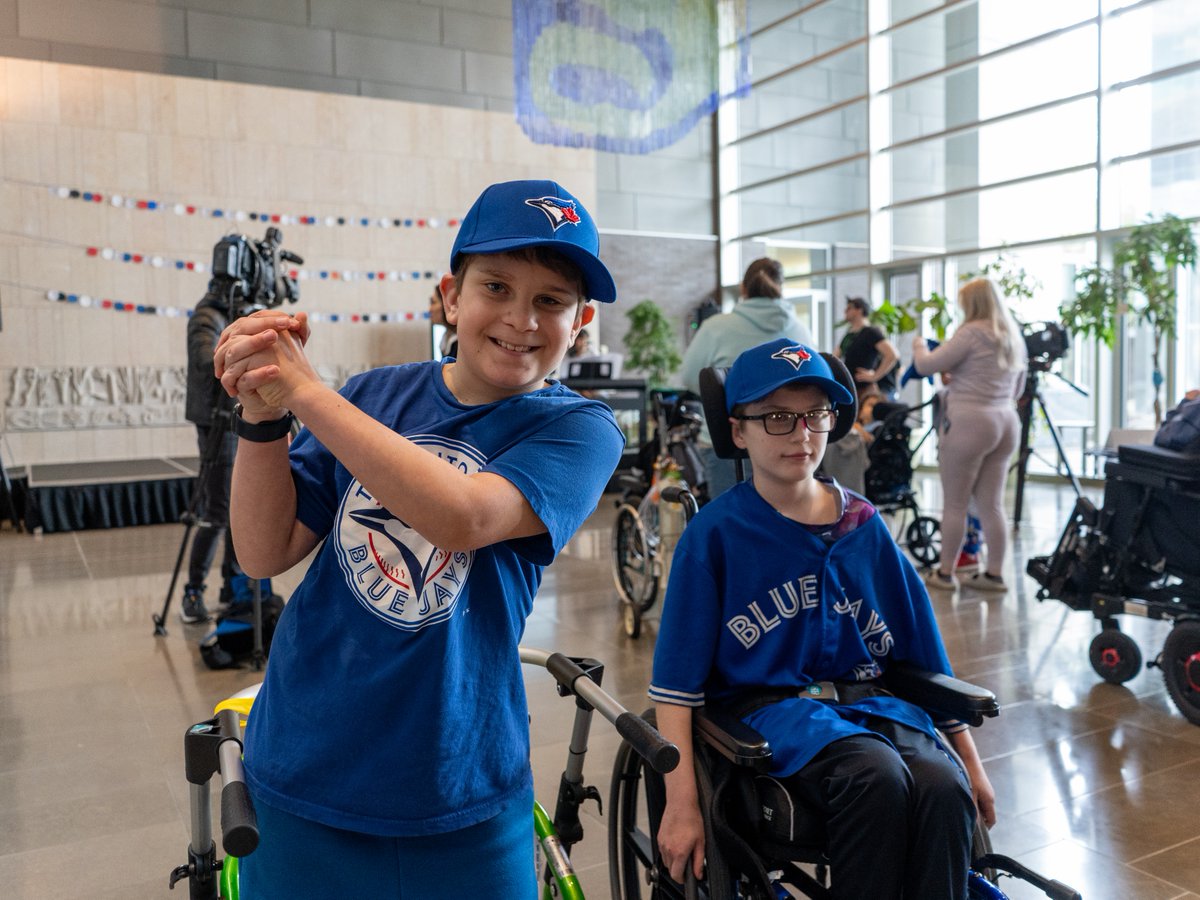 What an incredible day with the Toronto @BlueJays visiting Holland Bloorview! We had an amazing time meeting the players! 💚 💙