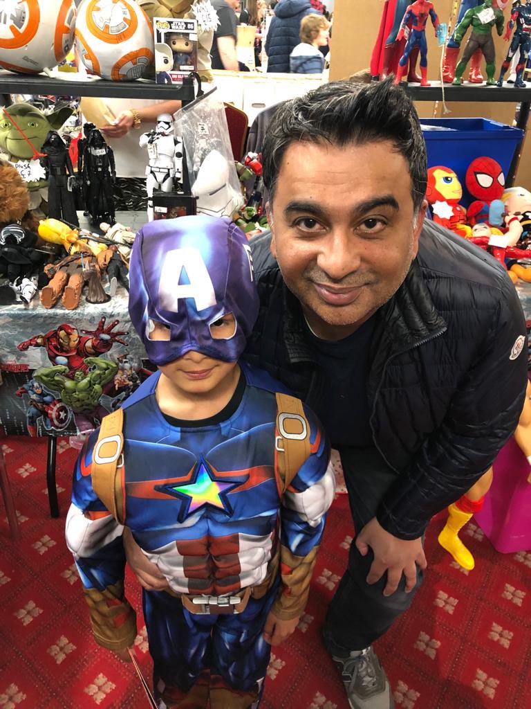 💯 % agree #OldhamComicCon was awesome my nephew still
Asks about it was a great event it was held in @QEHall any working on bringing it back 🙏#OldhamHour #Loveoldham @OldhamComicCon great memories one my favourite pictures he loved dressing up✅