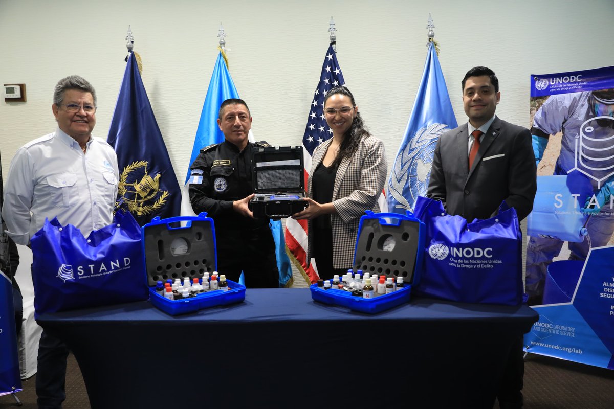 UNODC_ROPAN's tweet photo. Apoyamos a los Estados miembros a abordar el desafío del tráfico ilícito de drogas fortaleciendo las capacidades del personal encargado de hacer cumplir la ley:
📍#Guatemala🇬🇹
👉https://t.co/mSmndzR9dn

@ONUGuatemala @unodcesp @UNODCgt @UN_OPIOIDS https://t.co/JFnFrcoXnL