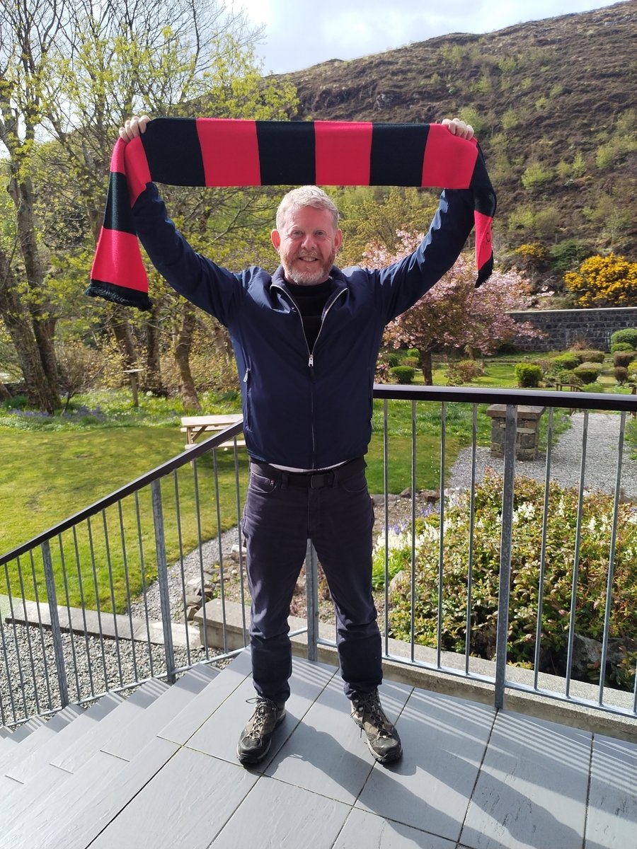 Thanks @colinmccredie for your support. Now you'll never shake the Red and Black from your subconscious – you’ll forever be a Harris fan! But maybe you’ll still check the St Johnstone score now and again. 😄 #isleofharris #taggart #drama #grassrootsfootball #islandfootie