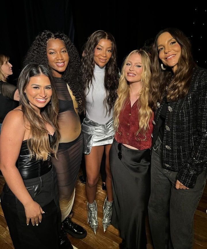 E esse encontro aqui? 🤯 Ivete Sangalo com Simone Mendes, IZA, Ludmilla e Luísa Sonza. #RockinRio2024 #RockinRio40Anos