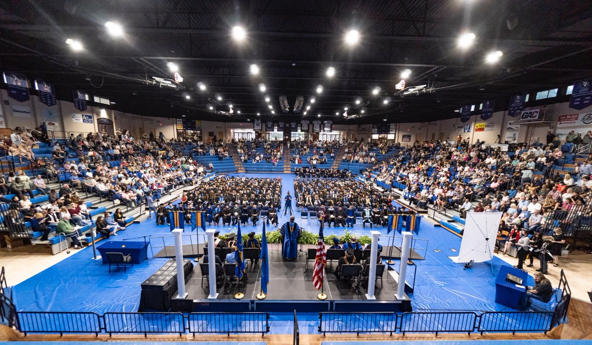 NEWS: Southeastern boasts largest graduating class in university history; Spring commencement ceremonies to be held on Friday and Saturday -- se.edu/2024/04/southe…

#SELegacy #YourFutureStartsHere #TexomasUniversity