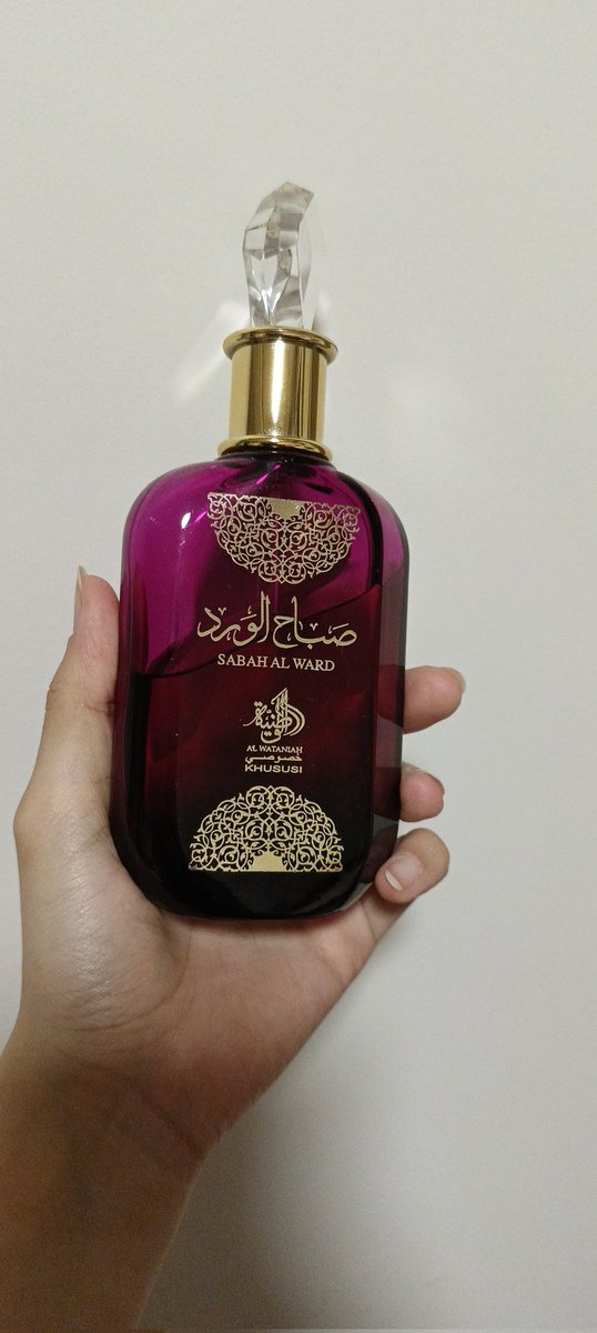 Doc_hebaa's tweet photo. @_qxi7 @q9eda_ من أجمل العطور اللي اقتنيتها في حياتي وكل ما احطه أتسأل عنه وعمري ما شميته على حد ❤️❤️❤️ https://t.co/pYBL4HVNVx