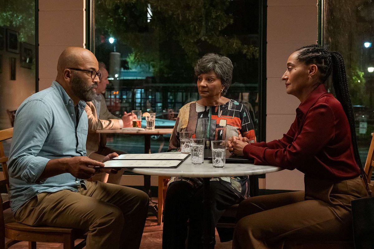 #AmericanFiction was surprisingly impressive. 
It features a brilliant script with strong and serious storylines, alongside its excellent comedic elements. 

Jeffrey Wright is good as always!