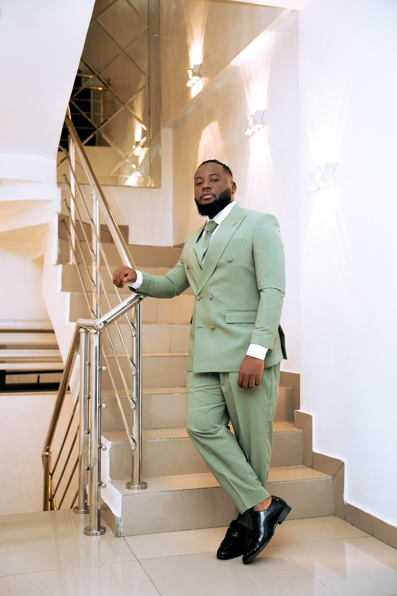 The way you smile when you have the best fans in the world! ❤️🫶

Thank you all for making #CreditAlert a hit and for loving it like I do &amp; thanks to my brothers <a href="/patorankingfire/">PATORANKING</a>, <a href="/masterkraft_/">MaSterkRaft Of life</a> &amp; <a href="/boy_director/">TG OMORI</a> for bringing in their A game on this one! 🔥

Keep streaming guys,🇨🇲🇳🇬