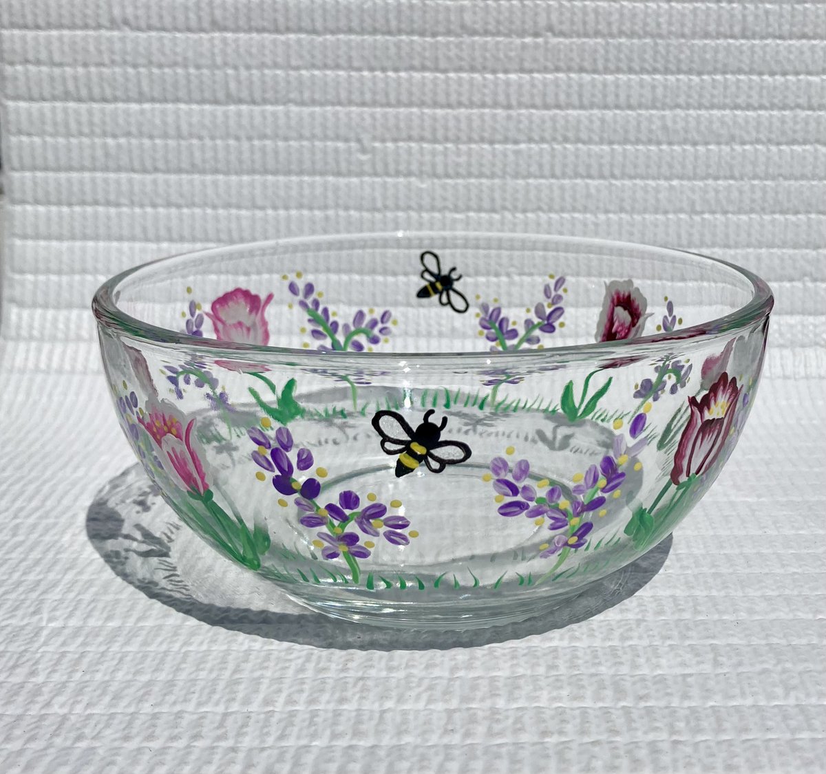 Flowers and bees etsy.com/listing/170018… #candydish #floralbowl #MothersDayGifts #SMILEtt23 #CraftBizParty #etsyshop #EtsySeller