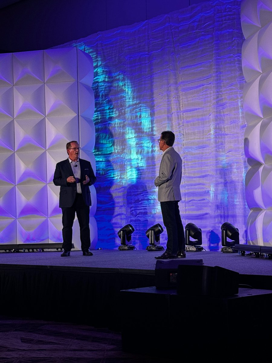 CTO of @Mitel, Luiz Domingos, joins Eric Hanson on stage to talk innovation #MitelNext2024