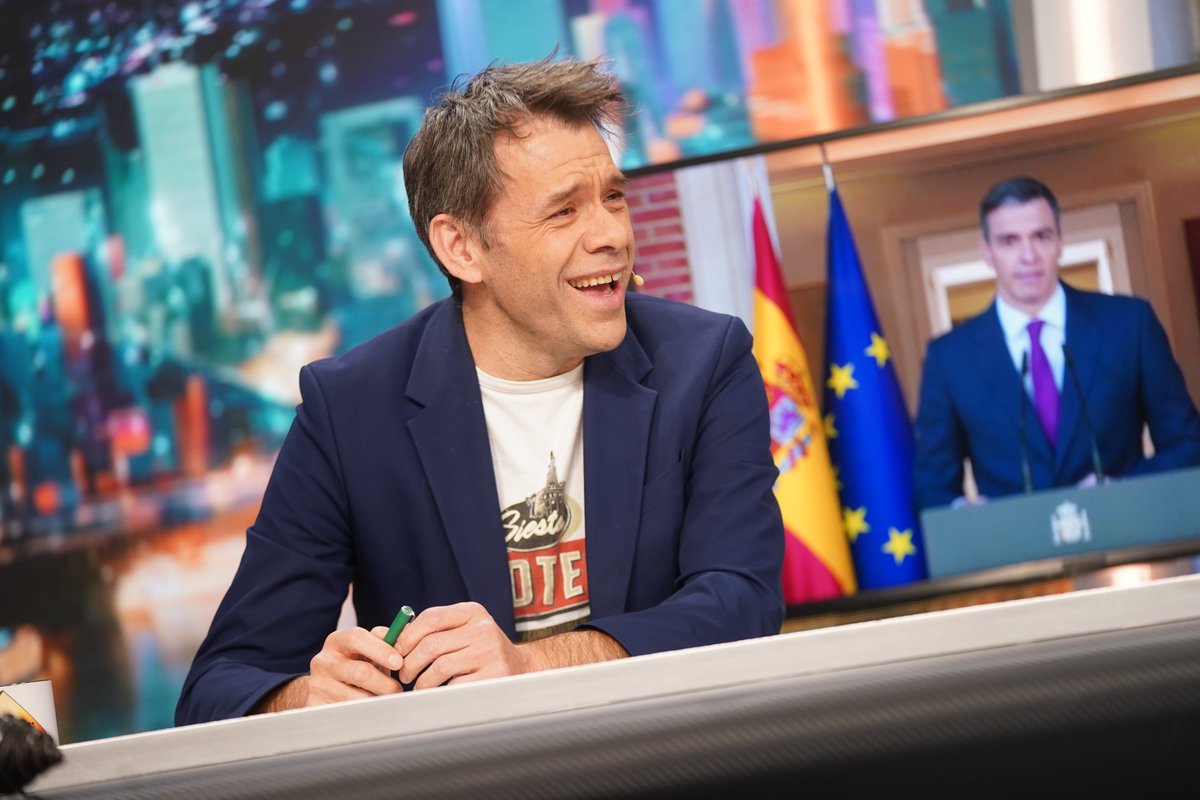 En la Tertulia De Actualidad de El Hormiguero, Pablo motos dijo en referencia a Sánchez, cuando Amón dijo lo de supervisar las tertulias, 'por aquí que no venga'

Guarden tweet para cuando vuelva a hacerle la campaña en las próximas generales.😏#RelsBEH