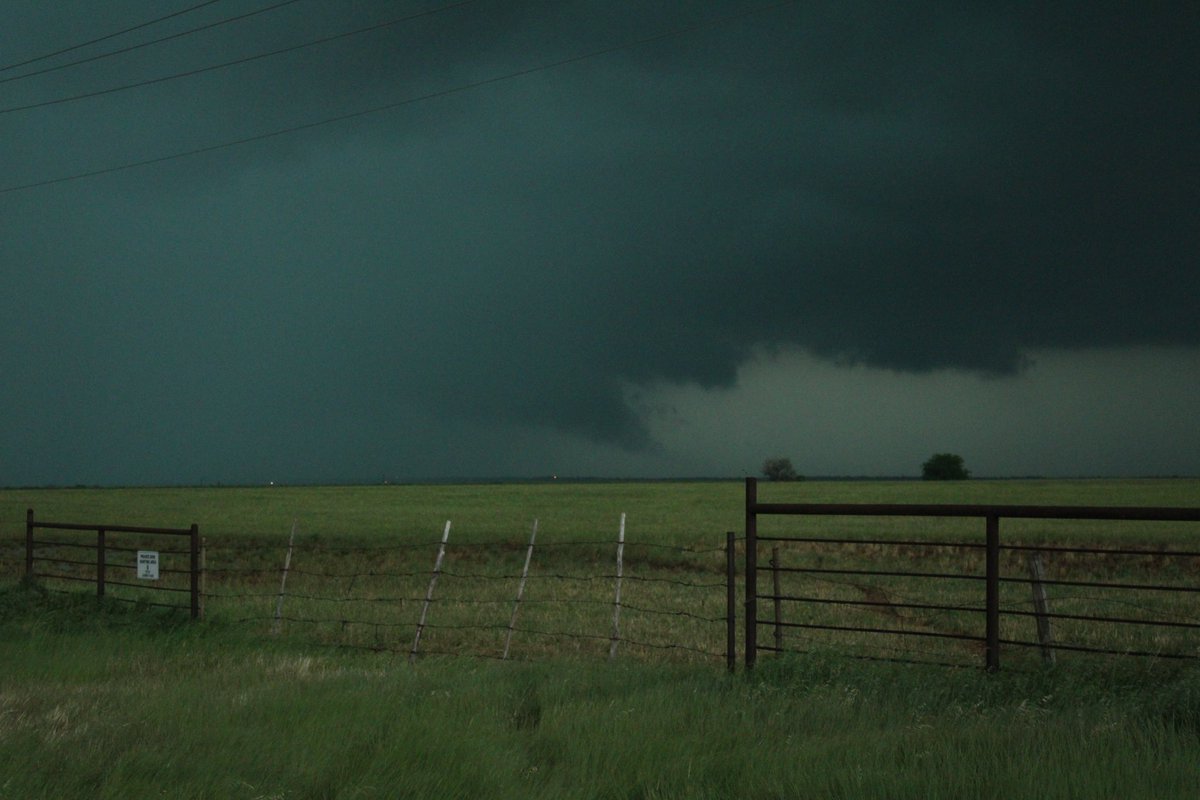 NETexasMedia's tweet image. Burkburnett Tornado Warned Storm 4-27-2024 #txwx