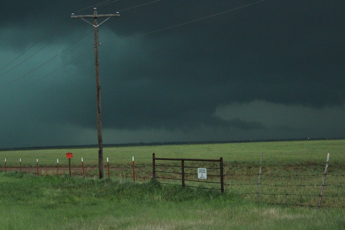 NETexasMedia's tweet image. Burkburnett Tornado Warned Storm 4-27-2024 #txwx