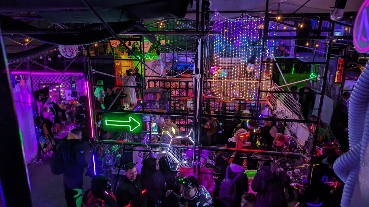 syddonttweet's tweet image. Survived my 2nd #neotropolis with a wonderful group of friends this time around!