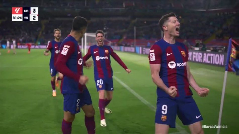 Completa el rescate del Barcelona Robert Lewandowski. Doblete del polaco, que ya está más cerca de los 22 que hizo el año pasado