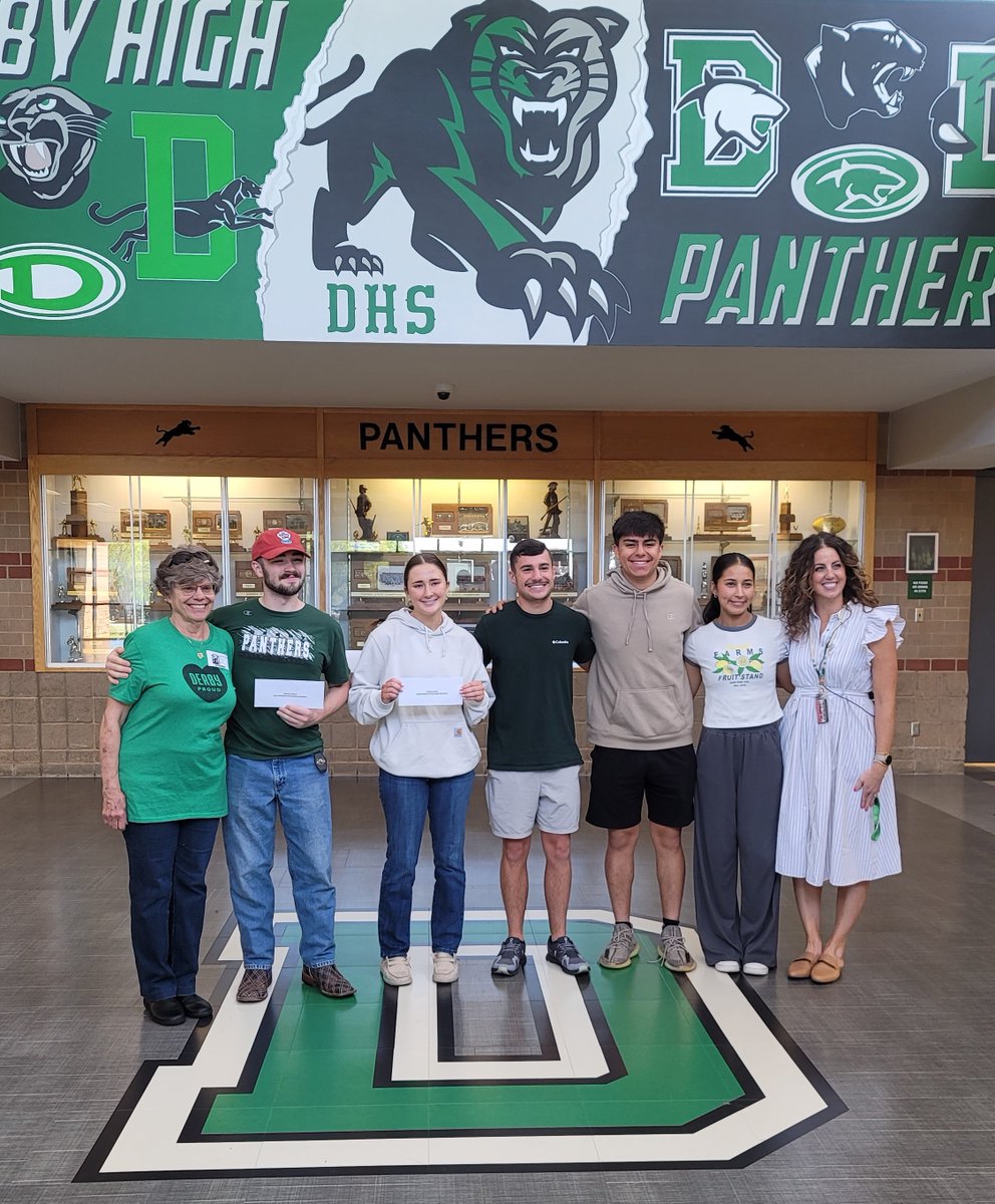 Congratulations to @DHS_Panthers students Joshua Stroot, Teagan Grady, Nolan Tauer, Adrian Campos and Jaunaliz (JoJo) Valles for receiving the Decarsky Foundation Scholarship! They were each invited to a 'meeting' where their families were waiting to hear this announcement.