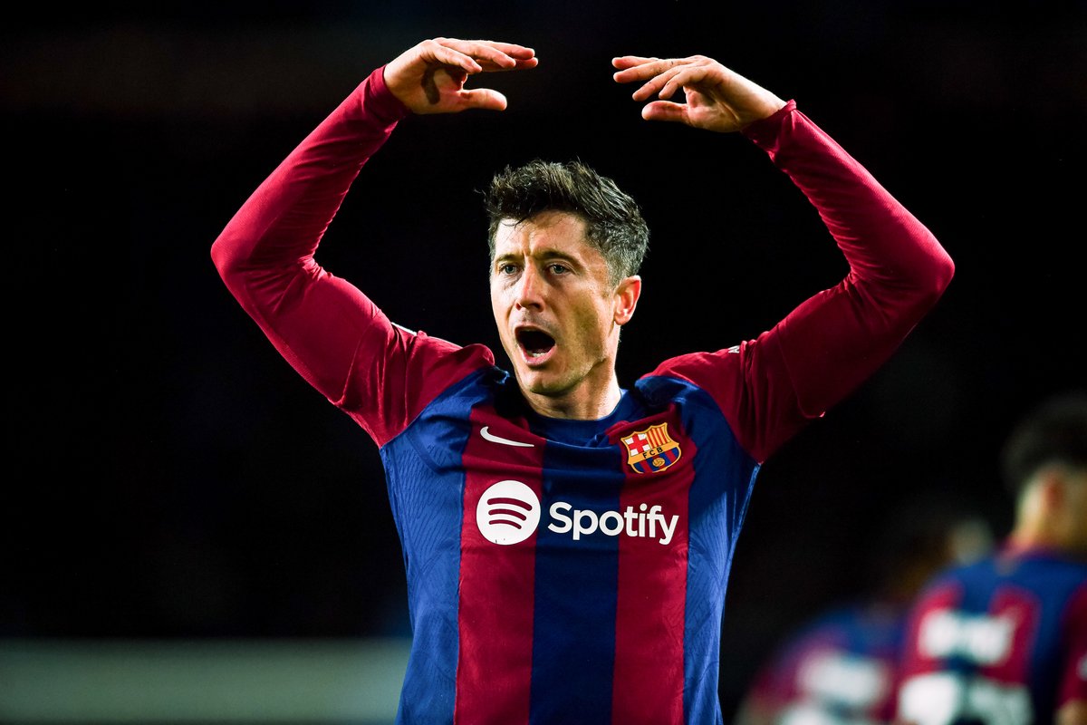 🚨 𝗩𝗜𝗖𝗧𝗢𝗜𝗥𝗘 𝗗𝗨 𝗙𝗖 𝗕𝗔𝗥𝗖𝗘𝗟𝗢𝗡𝗘 𝟰 𝗕𝗨𝗧𝗦 𝗔̀ 𝟮 𝗙𝗔𝗖𝗘 𝗔̀ 𝗩𝗔𝗟𝗘𝗡𝗖𝗘 ! 💙❤️ Les Blaugrana se sont fait peur, mais un triplé de Lewandowski permet au Barça de renverser Valence en fin de match. Le FC Barcelone récupère sa deuxième place.