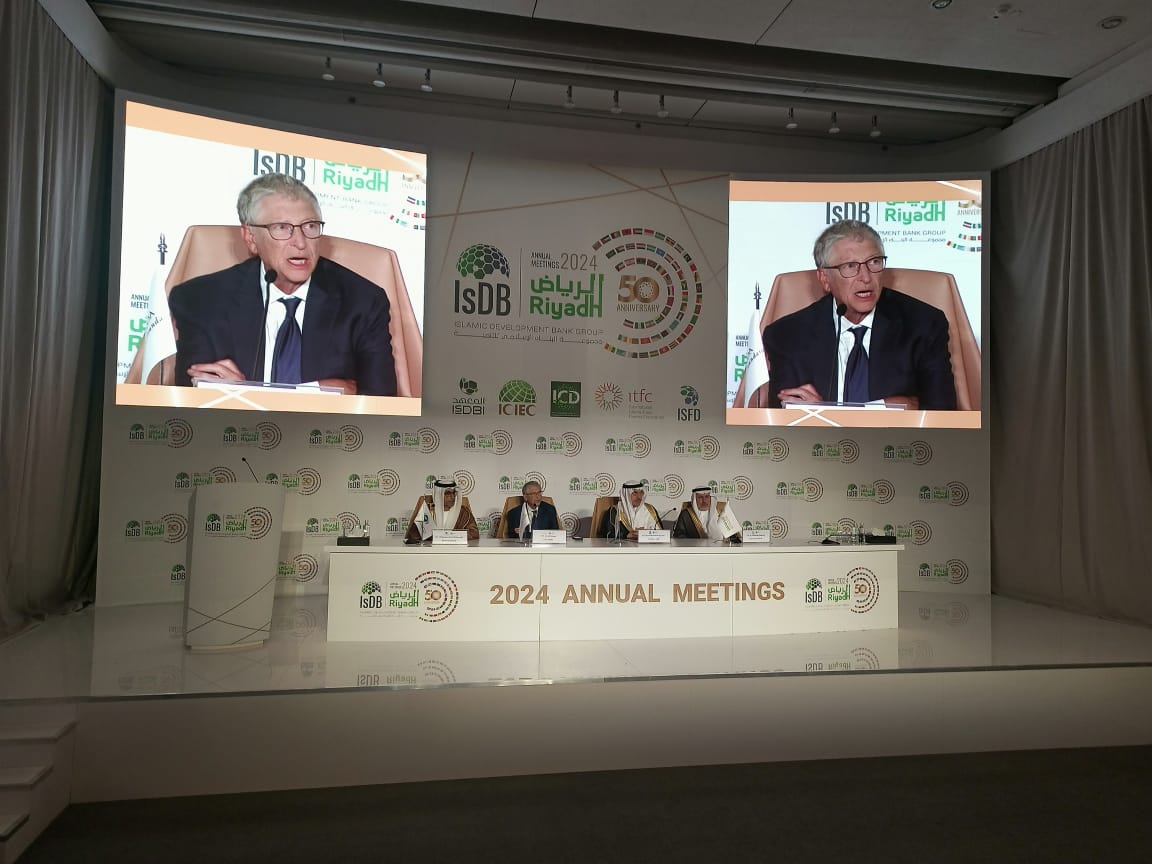 Donors spoke at the new charter ceremony launching LLF 2.0 to increase our impact @ the @IsDB_Group AGM & Golden Jubilee. As the largest development initiative of its kind in the Middle East, LLF helps those most in need through 🏥#health, 🧺#agriculture & 🏘️#socialinfrastructure