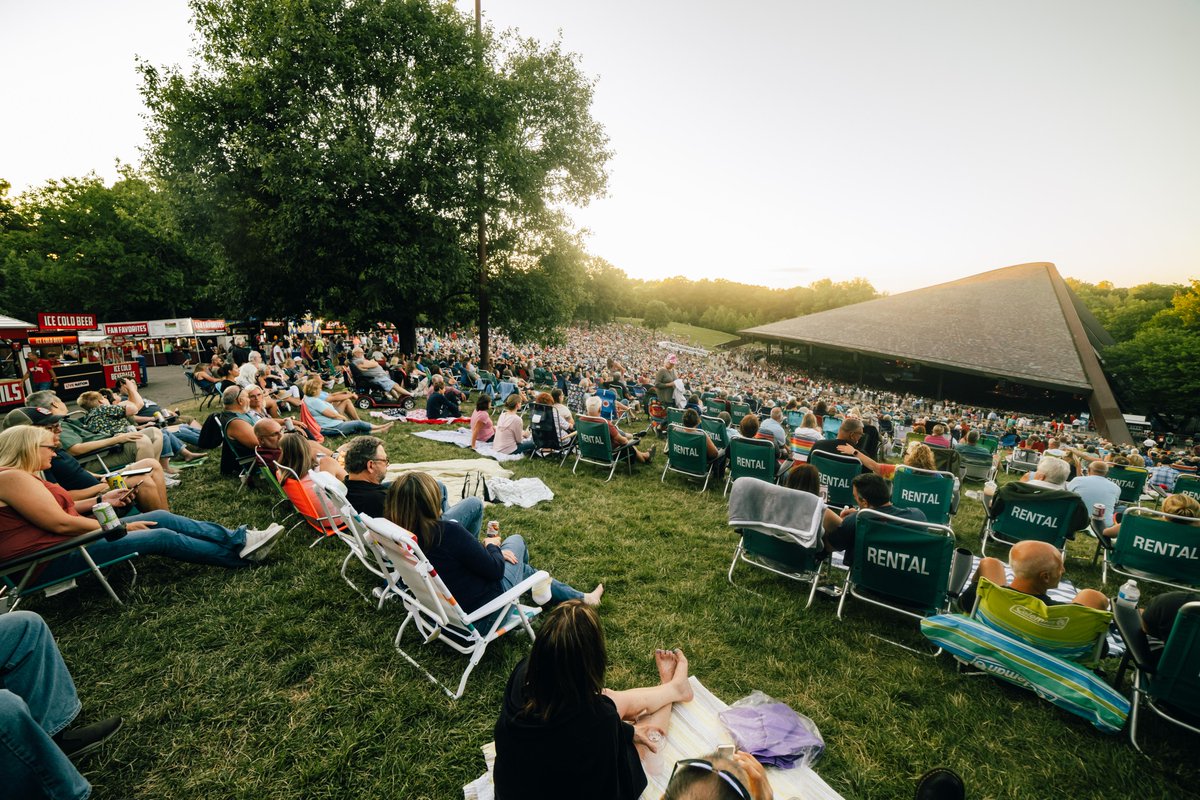 Officially less than one month until we're back at our summer home 🫶☀️ Can you believe it? Who is ready for some shows?? 🤘 🎫 Grab tickets for one of our 40+ shows & we'll see ya out there! livemu.sc/3UinK3v 📷 @aterrormusical