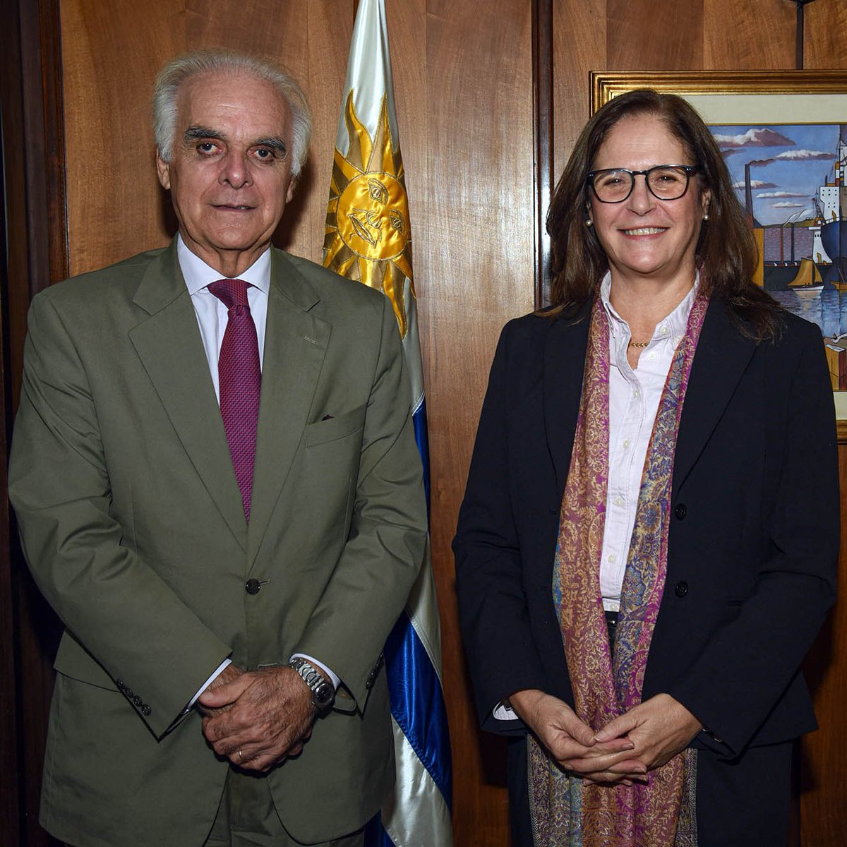 🇺🇾🇦🇷 La ministra Elisa Facio recibió al embajador de Argentina, Martín García Moritán. El encuentro tuvo como fin afianzar la hermandad de los países y plantear una agenda de temas a tratar. Es un excelente momento para fortalecer el vínculo entre Uruguay y Argentina porque se…